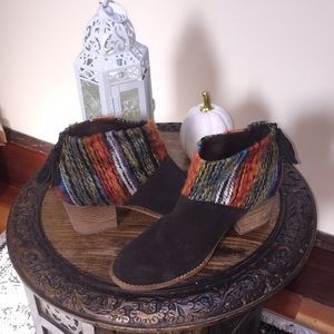 Yarn embroidered Tom booties